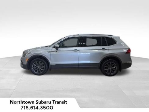 Used 2022 Volkswagen Tiguan SE image 2