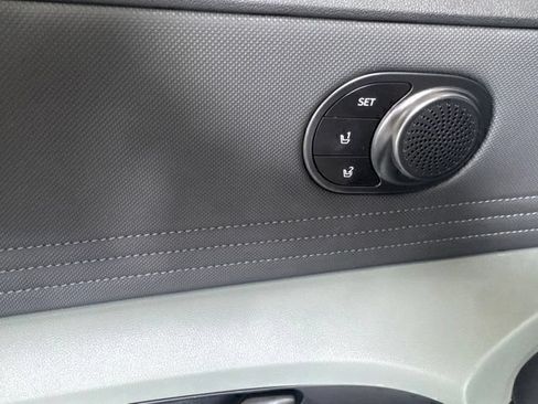 Certified 2025 Hyundai Elantra Limited FWD image 13