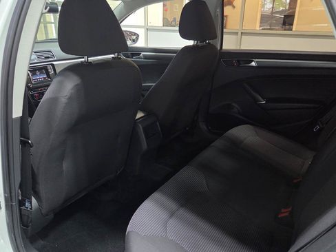 Used 2016 Volkswagen Passat 1.8T R-Line FWD image 19
