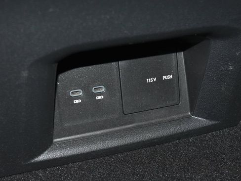 Used 2023 Volkswagen Atlas SE image 21