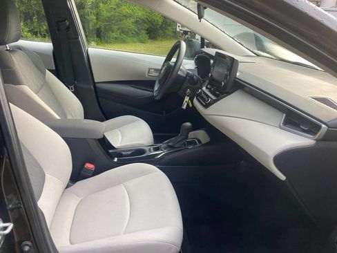 Used 2022 Toyota Corolla LE FWD image 34