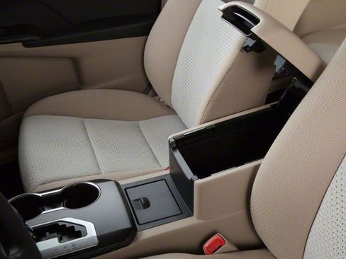 Used 2012 Toyota Camry SE w/ Convenience Pkg FWD image 16