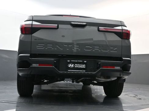 Used 2025 Hyundai Santa Cruz SE image 24
