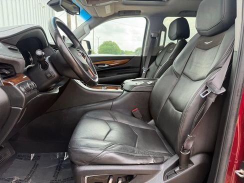 Used 2016 Cadillac Escalade Premium AWD/4WD image 8