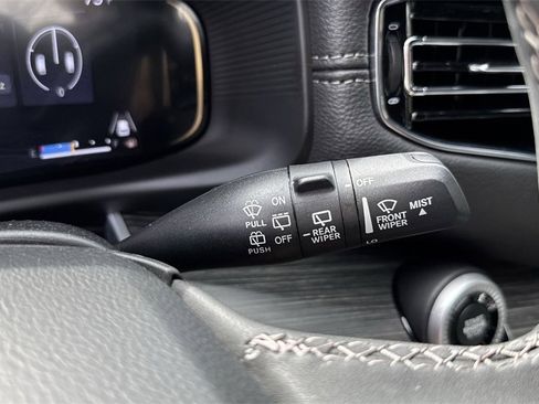 Used 2023 Jeep Wagoneer Series II image 55