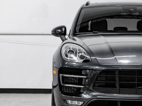Used 2017 Porsche Macan Turbo AWD/4WD image 44