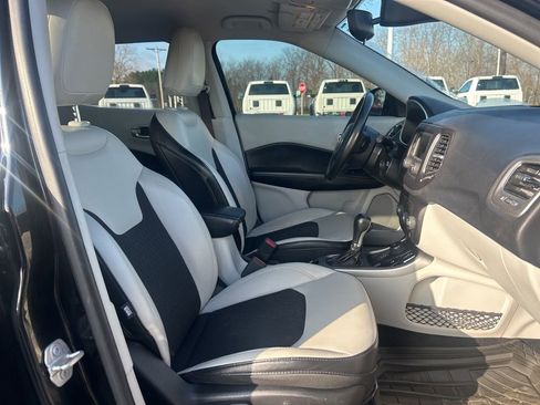 Used 2018 Jeep Compass Latitude image 7