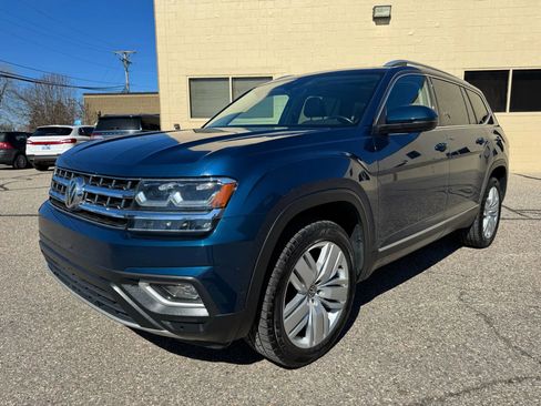 Used 2018 Volkswagen Atlas SEL Premium image 3