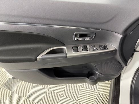 Used 2021 Mitsubishi Outlander Sport SE image 13