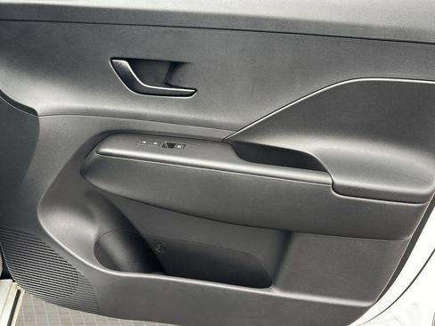 Certified 2024 Hyundai Kona SEL FWD image 33