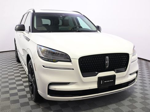 Used 2023 Lincoln Aviator Reserve w/ Jet Package AWD/4WD image 9