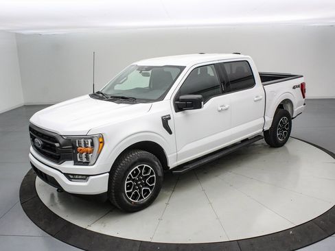 Certified 2022 Ford F150 XLT w/ Equipment Group 302A High image 9