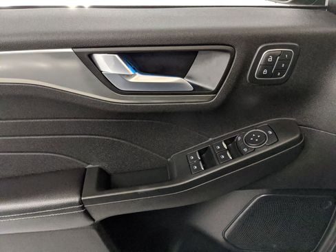 Certified 2022 Ford Escape Titanium w/ Class II Trailer Tow Package image 16