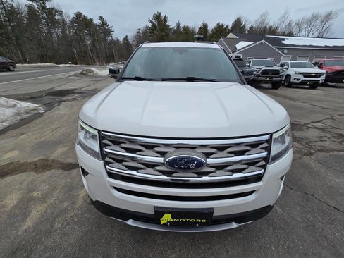 Used 2018 Ford Explorer XLT w/ Equipment Group 202A image 8