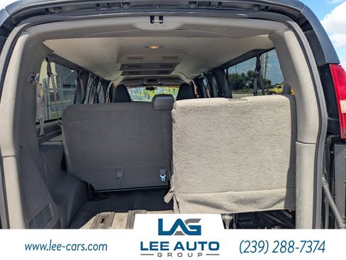 Used 2017 Chevrolet Express 3500 LT w/ LT Preferred Equipment Group image 10