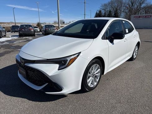 Used 2026 Toyota Corolla SE FWD image 4