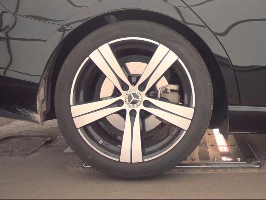 Used 2025 Mercedes-Benz C 300 4MATIC Sedan image 13