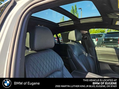 Used 2024 BMW X6 xDrive40i w/ Executive Package AWD/4WD image 13