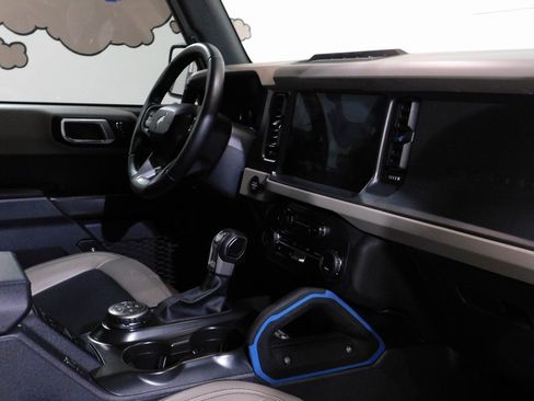 Used 2024 Ford Bronco Wildtrak image 92