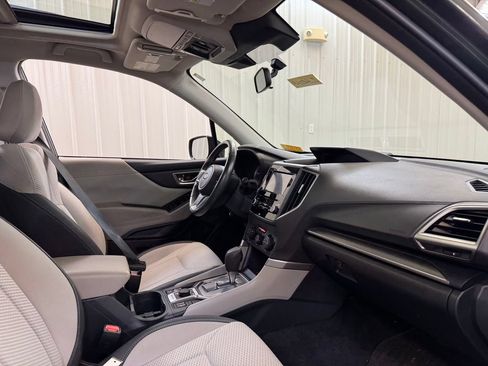 Used 2022 Subaru Forester Premium AWD/4WD image 27