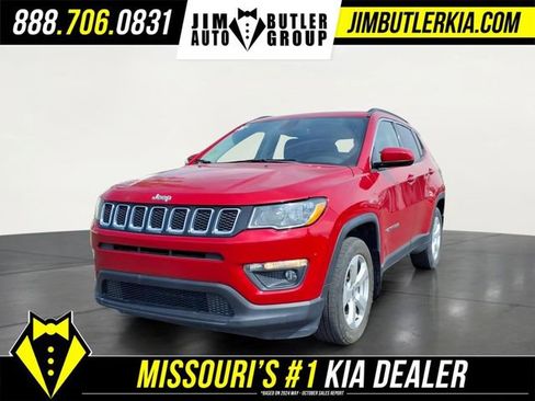 Used 2019 Jeep Compass Latitude FWD image 1