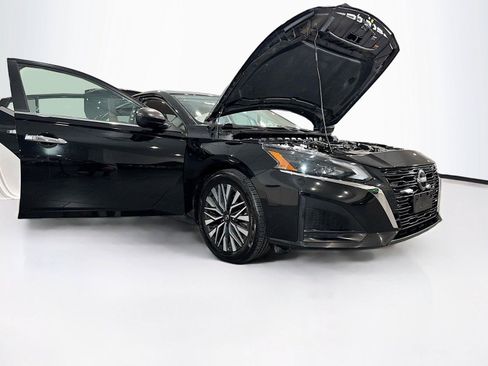 Used 2024 Nissan Altima 2.5 SV FWD image 37
