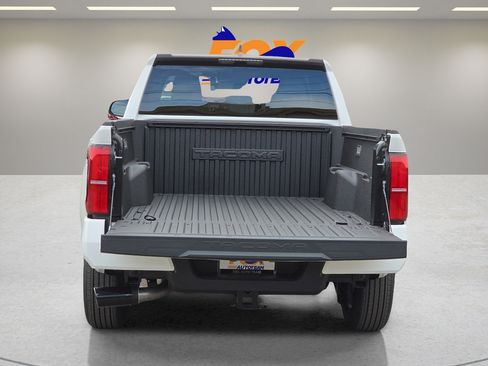 Used 2026 Toyota Tacoma SR5 AWD/4WD image 12