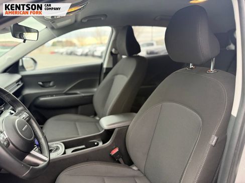 Used 2025 Hyundai Kona SEL image 33
