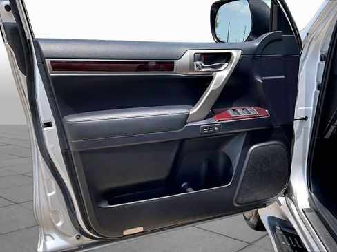 Used 2015 Lexus GX 460 w/ Premium Package AWD/4WD image 22