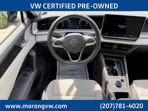 Certified 2025 Volkswagen Tiguan SE AWD/4WD image 31