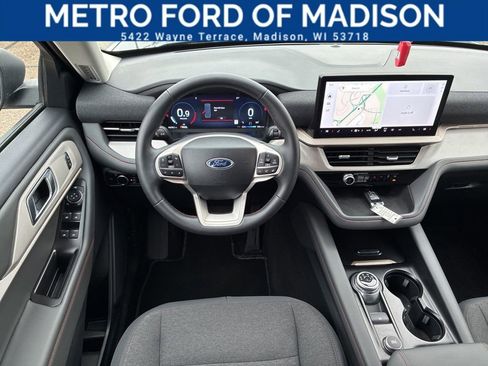 Used 2025 Ford Explorer Active image 13