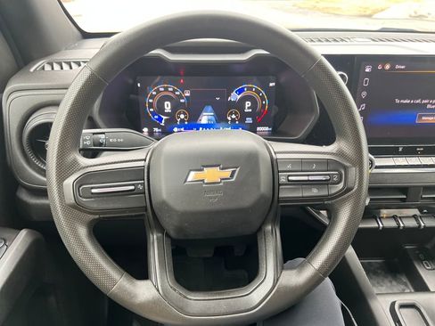 Used 2024 Chevrolet Colorado W/T image 12