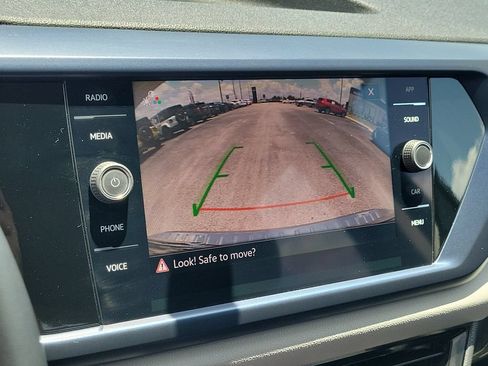 Used 2022 Volkswagen Taos SE FWD image 22