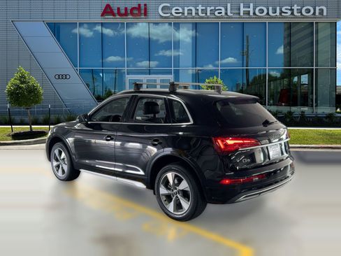 Used 2023 Audi Q5 2.0T Premium w/ Convenience Package image 3