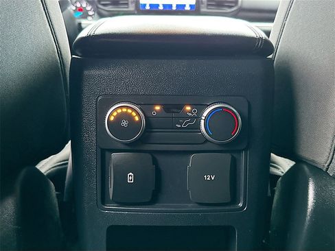Used 2021 Ford Explorer XLT image 24