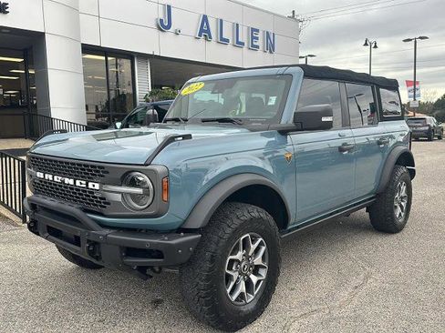 Certified 2022 Ford Bronco Badlands image 3