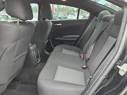 Used 2023 Dodge Charger SXT image 4