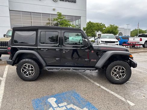 Used 2024 Jeep Wrangler Unlimited Rubicon AWD/4WD image 29