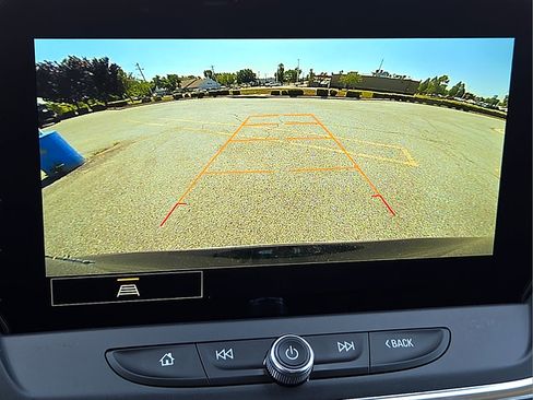 Used 2025 Chevrolet Blazer LT FWD image 18
