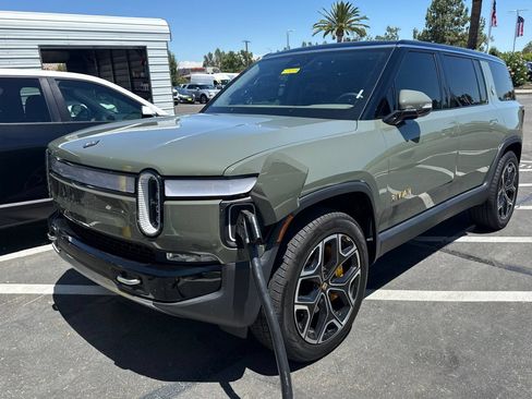 Used 2023 Rivian R1S Launch Edition AWD/4WD image 2