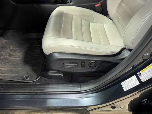 Used 2024 Honda CR-V EX-L image 23