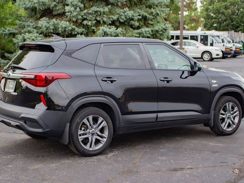 Used 2021 Kia Seltos LX AWD/4WD image 10
