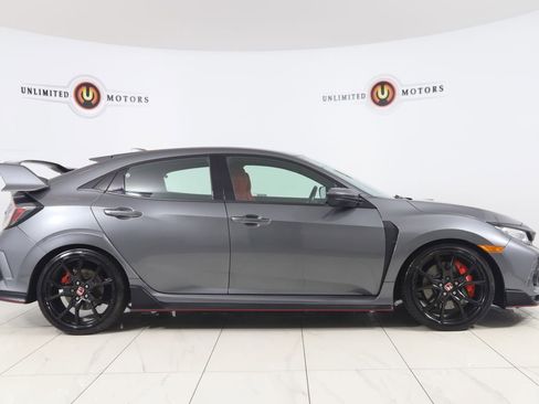 Used 2019 Honda Civic Type R image 2