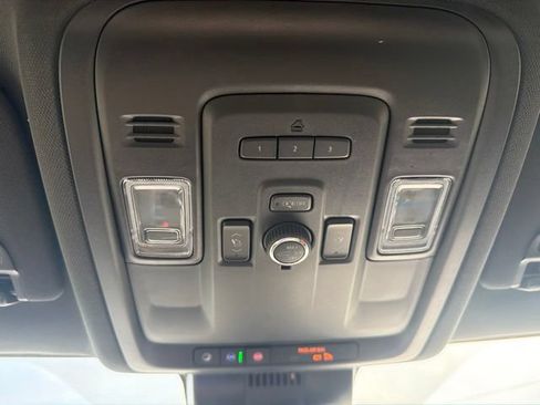 Used 2024 Chevrolet Suburban Z71 w/ Luxury Package AWD/4WD image 23