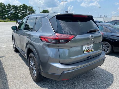 Used 2024 Nissan Rogue S AWD/4WD image 10