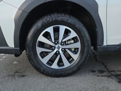 Used 2025 Subaru Outback Premium image 14