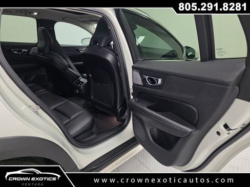 Used 2020 Volvo V60 T5 Cross Country w/ Protection Package Premier image 15