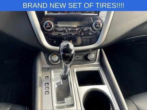Used 2020 Nissan Murano SV w/ Premium Package image 32
