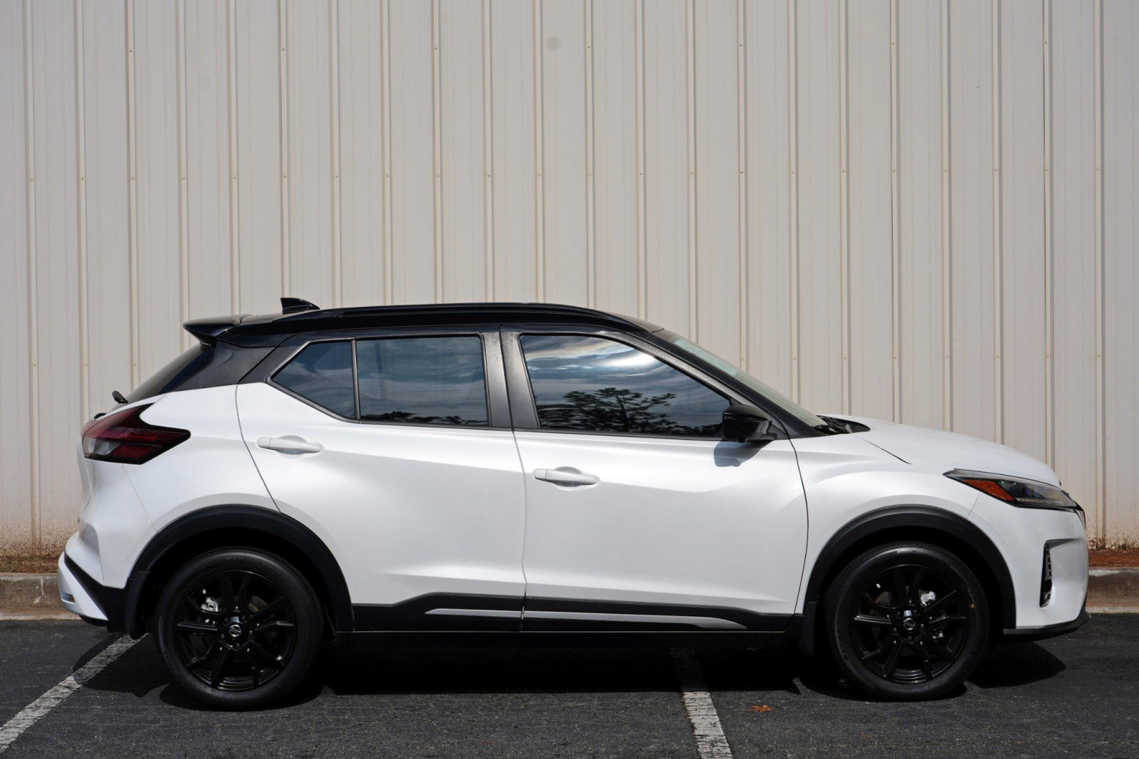 Used 2021 Nissan Kicks SR FWD image 44