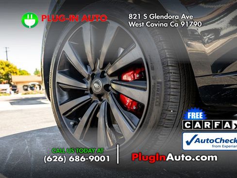 Used 2025 Land Rover Range Rover SV image 6